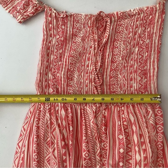 Chic Off-Shoulder Patterned Midi Dress - Picture 4 of 6